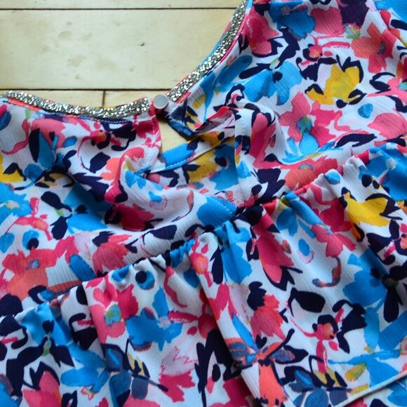 Juicy Couture ruffle layer floral top w bling Size M - Picture 10 of 11